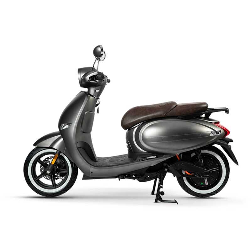 Scuter Electric N-Moto LX06 Gri – Motor BOSCH 2300W, Viteză 25 km/h, Fără Permis, Dimensiuni 1865x700×1113mm, Greutate 90Kg, Autonomie 60 km, Baterie Lithium 60V, COC & EEC + Carte Rar (CIV) + Cadou Tricou N-Moto