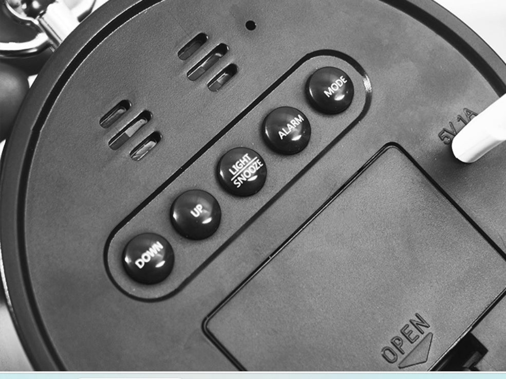 Ceas Digital AT PERFORMANCE®, de Masa sau Perete 8025 Alb