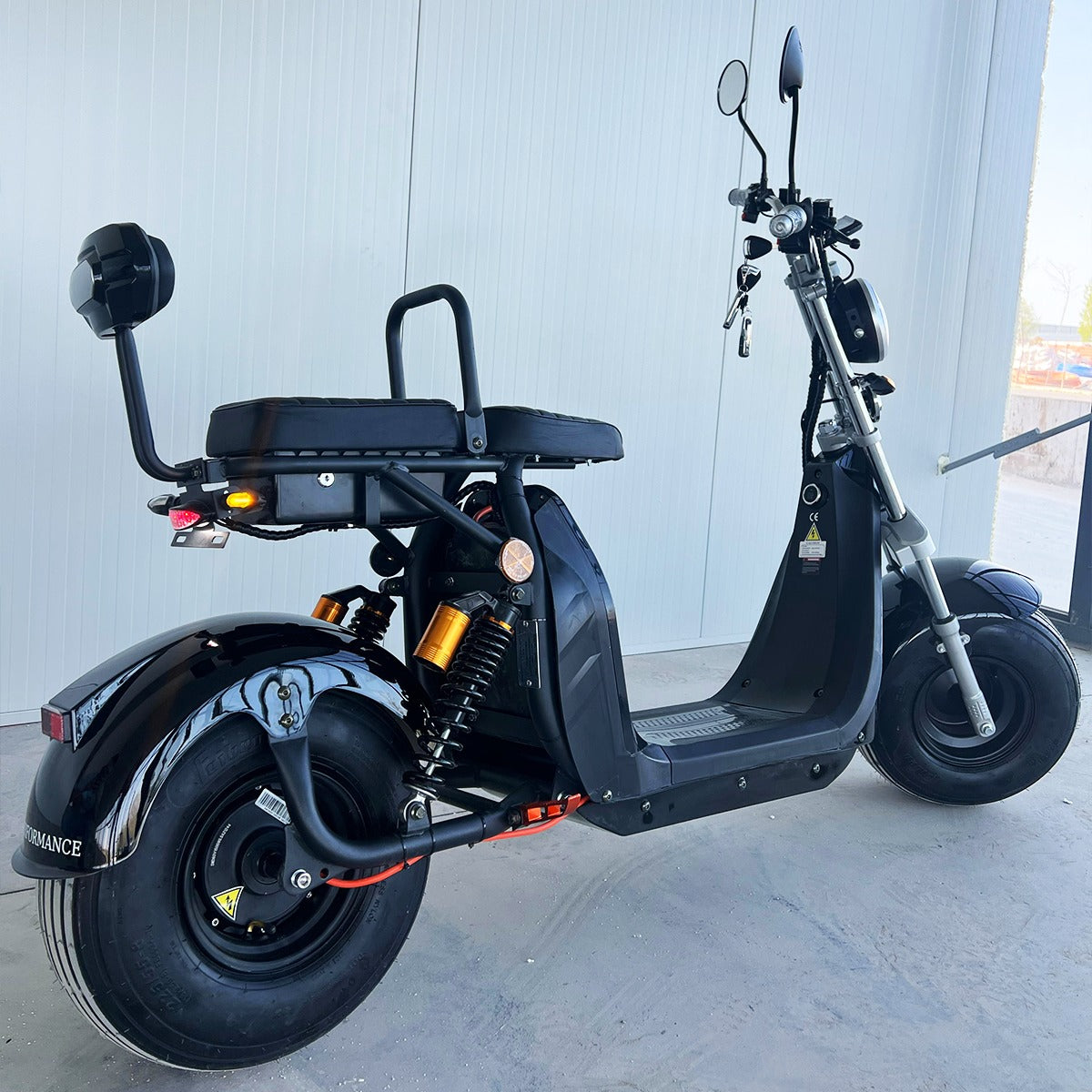 Scuter Electric 2 Persoane, Viteză Limitată 25 km/h – Fără Permis, Viteza maxima 45 km/h, Autonomie 90 km, Motor 1500W, 2X Baterie 20Ah, Suspensie Hidraulică, COC Inclus