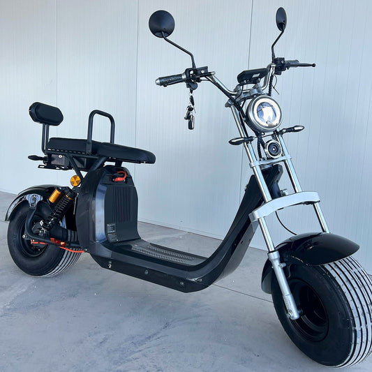 Scuter Electric 2 Persoane, Viteză Limitată 25 km/h – Fără Permis, Viteza maxima 45 km/h, Autonomie 90 km, Motor 1500W, 2X Baterie 20Ah, Suspensie Hidraulică, COC Inclus