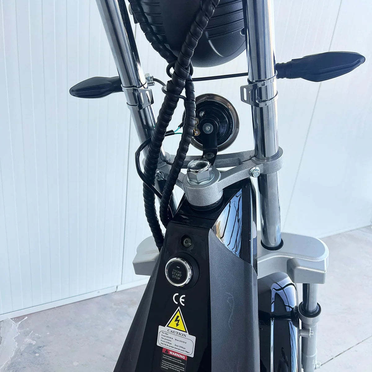 Scuter Electric AT PERFORMANCE Albastru, pentru 2 persoane, Autonomie 40 Km, Viteza maxima 45 km/h, Timp incarcare 5h, Baterie detasabila 20 Ah, Suspensie Fata-Spate, Putere motor 1500W