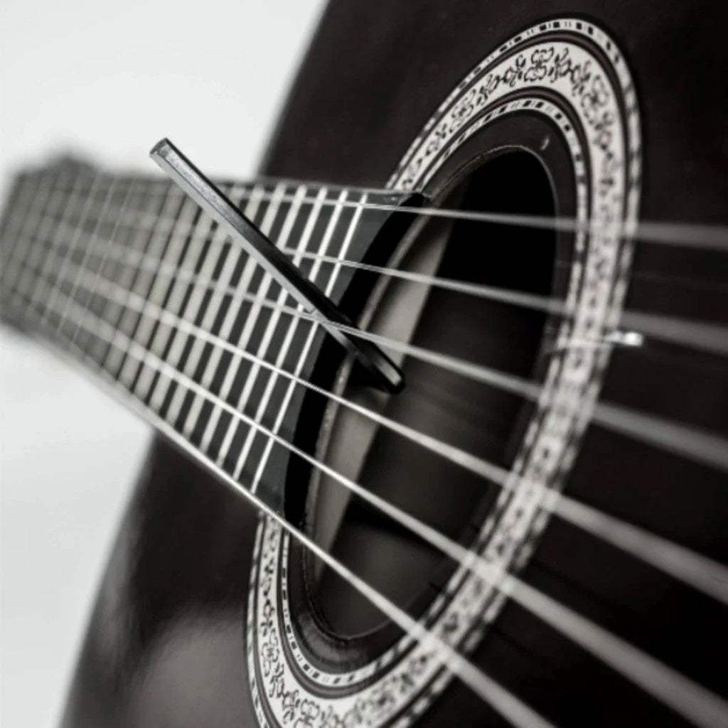 Chitara AT PERFORMANCE®, Clasica 4/4 Neagra, 38" (95cm), Lemn, 6 Corzi metalice, 20 De Taste.