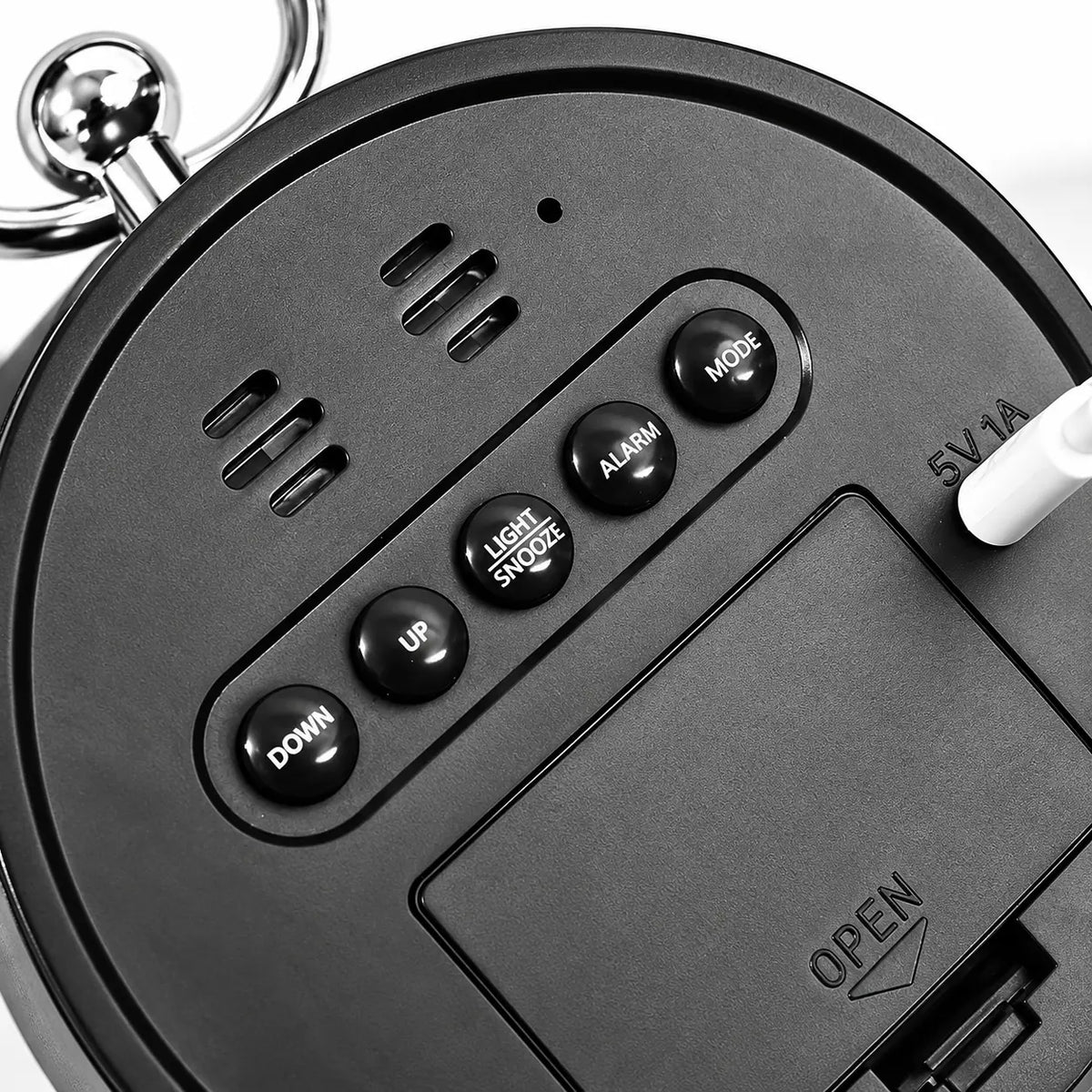 Ceas Digital AT PERFORMANCE®, de Masă sau Perete, cu Alarmă, Snooze, Lumină LED, Mod Noapte, Control Vocal, USB – Alb